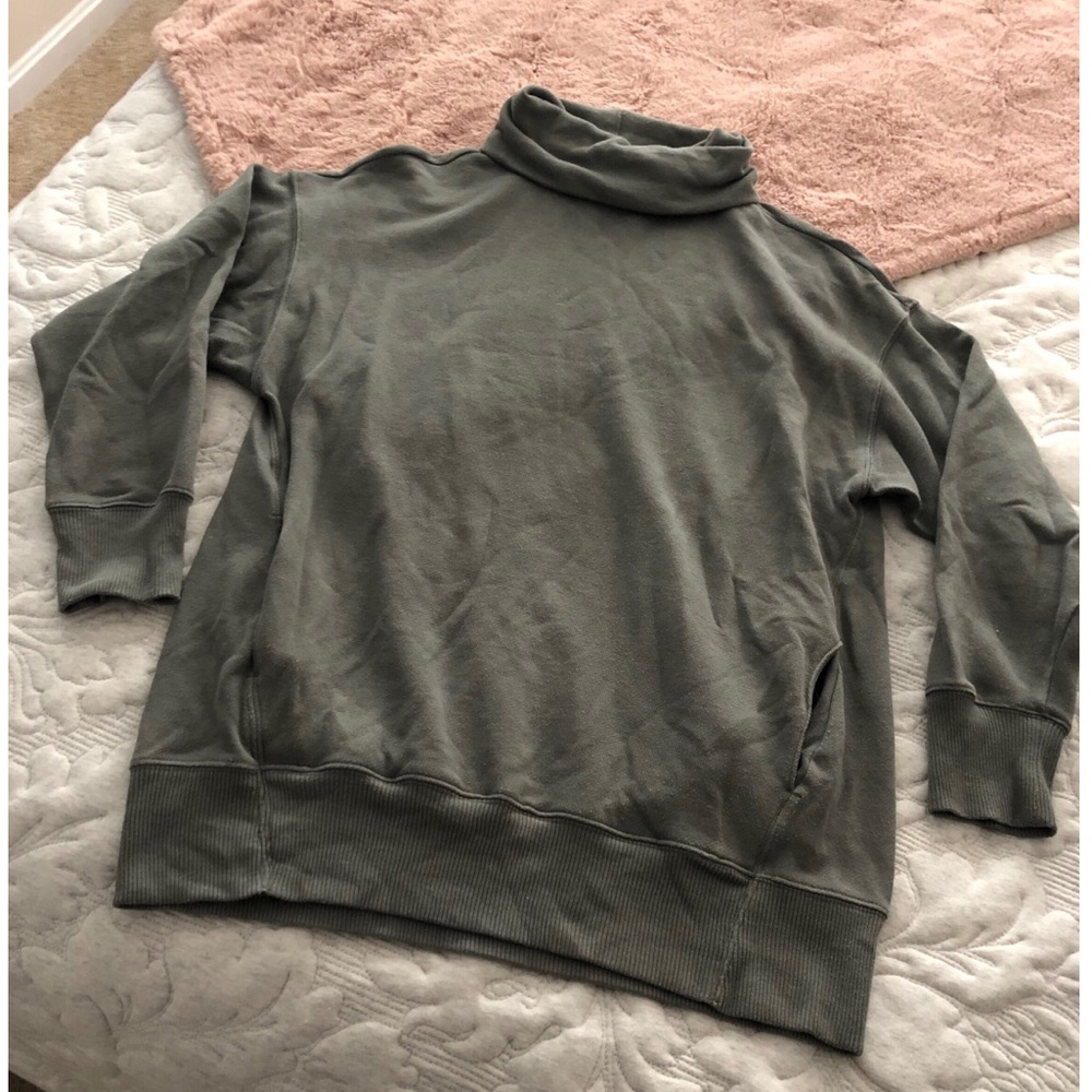 Aerie Olive green turtleneck sweatshirt